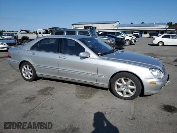 ✅ 2006 Mercedes-Benz S 430 • VIN: WDBNG83J06A479834 • Лот: 77702864. Опубликован ранее на Copart с пробегом 239 552 миль. Бесплатный доступ к архиву аукционных продаж из США и подробный отчёт об истории автомобиля на DreamBid. Изображение 4.