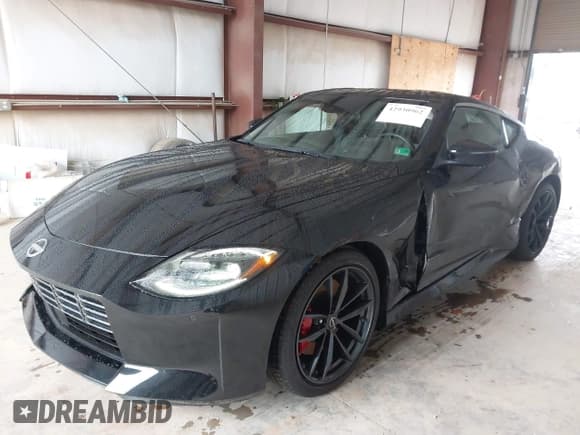 ✅ 2023 Nissan Z Performance • VIN: JN1BZ4BH1PM312049 • Lot: 42930962. Wystawiony na IAAI z przebiegiem 5 499 mil. Bezpłatny archiwum sprzedaży aukcyjnych z USA i szczegółowy raport historii pojazdu na DreamBid. Zdjęcie 2.