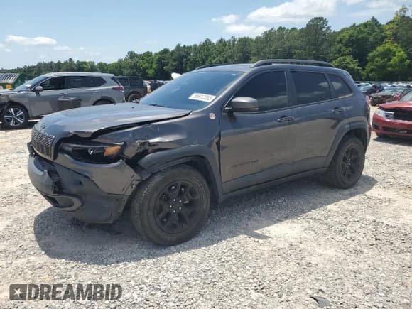 ✅ 2019 Jeep Cherokee Trailhawk • VIN: 1C4PJMBX5KD278692 • Lot: 56912285. Listed on Copart with 110,964 mi. Free auction sales archive from the USA and detailed vehicle history report at DreamBid. Image 1.