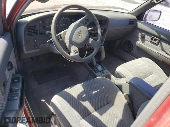 ✅ 1993 Toyota Pickup SR5 • VIN: JT4VN13G8P5105484 • Лот: 81039395. Опубликован ранее на Copart с пробегом 144 489 миль. Бесплатный доступ к архиву аукционных продаж из США и подробный отчёт об истории автомобиля на DreamBid. Изображение 8.