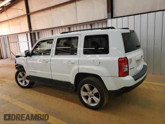 ✅ 2014 Jeep Patriot Latitude • VIN: 1C4NJRFB4ED718313 • Lot: 80215405. Wystawiony na Copart z przebiegiem 124 193 mil. Bezpłatny archiwum sprzedaży aukcyjnych z USA i szczegółowy raport historii pojazdu na DreamBid. Zdjęcie 2.