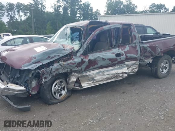 ✅ 1999 GMC Sierra 1500 SLE • VIN: 2GTEC19V9X1564343 • Lot: 42909347. Listed on IAAI with 221,434 mi. Free auction sales archive from the USA and detailed vehicle history report at DreamBid. Image 6.