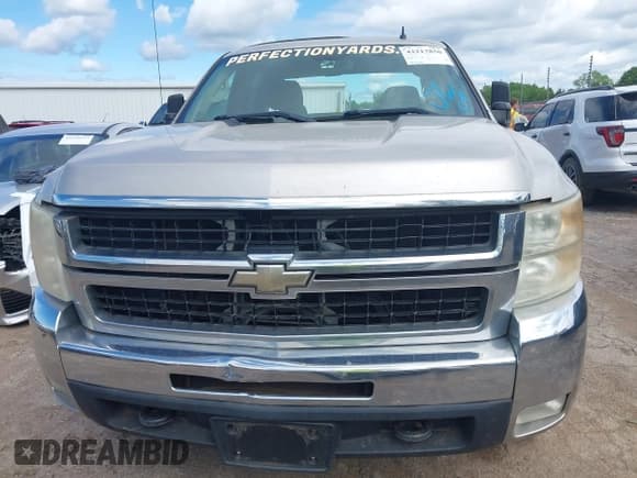 ✅ 2009 Chevrolet Silverado 2500HD LT • VIN: 1GCHK53K49F105402 • Лот: 42217850. Опубликован ранее на IAAI с пробегом 141 719 миль. Бесплатный доступ к архиву аукционных продаж из США и подробный отчёт об истории автомобиля на DreamBid. Изображение 12.