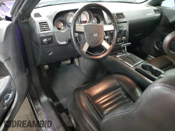 ✅ 2010 Dodge Challenger R/T Classic • VIN: 2B3CJ5DT5AH191232 • Лот: 85715025. Опубликован ранее на Copart с пробегом 147 412 миль. Бесплатный доступ к архиву аукционных продаж из США и подробный отчёт об истории автомобиля на DreamBid. Изображение 8.