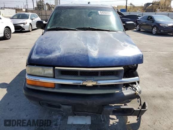 2001 Chevrolet S-10 z VIN 1GCCS14501K166124, wystawiony jako Copart lot #84282665 z przebiegiem 172 996 mil mil oraz Szkoda całkowita • Salvage title. Historia ofert i sprzedaży dostępna na DreamBid. Obrazek 5.