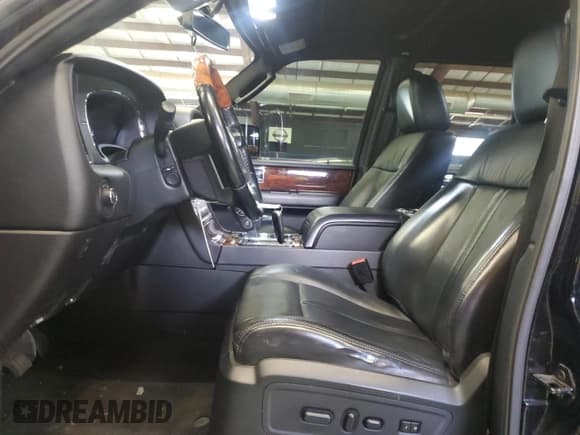 ✅ 2016 Lincoln Navigator Select • VIN: 5LMJJ3JT4GEL04529 • Lot: 80247665. Wystawiony na Copart z przebiegiem 102 169 mil. Bezpłatny archiwum sprzedaży aukcyjnych z USA i szczegółowy raport historii pojazdu na DreamBid. Zdjęcie 7.