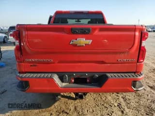 ✅ 2021 Chevrolet Silverado 1500 Custom • VIN: 1GCRYBEK5MZ328084 • Lot: 46501684. Wystawiony na Copart z przebiegiem 18 634 mil. Bezpłatny archiwum sprzedaży aukcyjnych z USA i szczegółowy raport historii pojazdu na DreamBid. Zdjęcie 6.