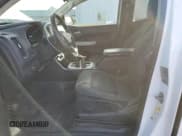 ✅ 2020 Chevrolet Colorado 2WD LT • VIN: 1GCHSCEA3L1214012 • Lot: 92412255. Wystawiony na Copart z przebiegiem 85 035 mil. Bezpłatny archiwum sprzedaży aukcyjnych z USA i szczegółowy raport historii pojazdu na DreamBid. Zdjęcie 7.