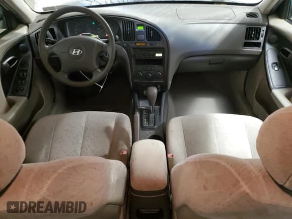 ✅ 2005 Hyundai Elantra GLS • VIN: KMHDN46D25U985644 • Lot: 70808565. Wystawiony na Copart z przebiegiem 71 024 mil. Bezpłatny archiwum sprzedaży aukcyjnych z USA i szczegółowy raport historii pojazdu na DreamBid. Zdjęcie 8.