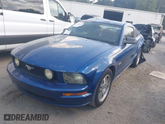 ✅ 2007 Ford Mustang GT Deluxe • VIN: 1ZVHT82H675262904 • Lot: 43120085. Listed on IAAI with 165,412 mi. Free auction sales archive from the USA and detailed vehicle history report at DreamBid. Image 17.