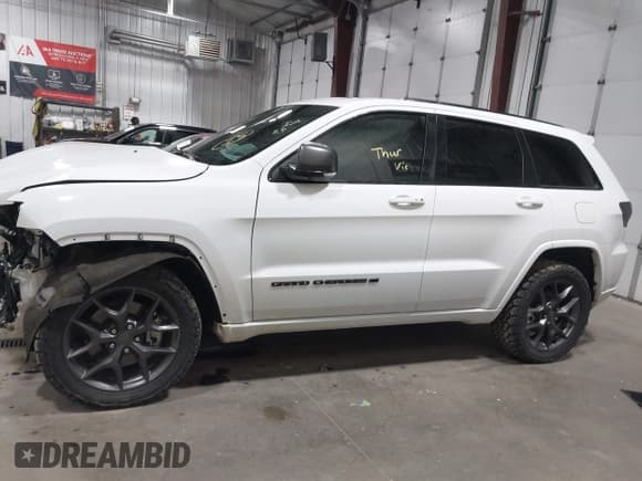 ✅ 2021 Jeep Grand Cherokee Limited • VIN: 1C4RJFBG1MC856431 • Лот: 43133253. Опубликован ранее на IAAI с пробегом 25 088 миль. Бесплатный доступ к архиву аукционных продаж из США и подробный отчёт об истории автомобиля на DreamBid. Изображение 14.