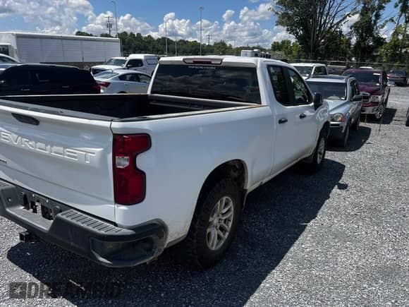 2020 Chevrolet Silverado 1500 Work Truck с VIN 1GCRYAEF1LZ101597, выставлен на аукционе IAAI как лот 43026713 с пробегом 97 113 миль миль и . История ставок и продаж доступна на DreamBid. Изображение 1.