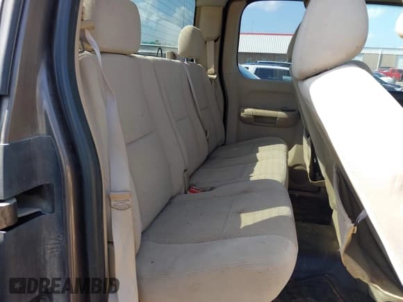 ✅ 2008 Chevrolet Silverado 2500HD 1LT • VIN: 1GCHK29KX8E163363 • Lot: 42540648. Wystawiony na IAAI z przebiegiem 242 555 mil. Bezpłatny archiwum sprzedaży aukcyjnych z USA i szczegółowy raport historii pojazdu na DreamBid. Zdjęcie 8.