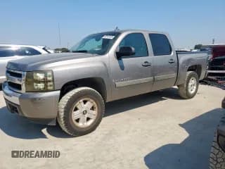✅ 2008 Chevrolet Silverado 1500 LS • VIN: 3GCEC13C28G310831 • Лот: 80161525. Опубликован ранее на Copart с пробегом 255 455 миль. Бесплатный доступ к архиву аукционных продаж из США и подробный отчёт об истории автомобиля на DreamBid. Изображение 1.