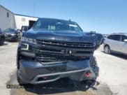 ✅ 2021 Chevrolet Silverado 1500 LT Trail Boss • VIN: 1GCPYFED4MZ288287 • Lot: 68489174. Wystawiony na Copart z przebiegiem 109 756 mil. Bezpłatny archiwum sprzedaży aukcyjnych z USA i szczegółowy raport historii pojazdu na DreamBid. Zdjęcie 5.