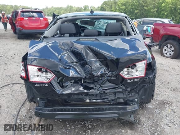 ✅ 2013 Volkswagen Jetta SE • VIN: 3VWDX7AJ8DM450914 • Lot: 42639911. Listed on IAAI with Not provided. Free auction sales archive from the USA and detailed vehicle history report at DreamBid. Image 16.