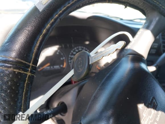 ✅ 2004 Chevrolet S-10 LS • VIN: 1GCDT13X34K137189 • Лот: 41276103. Опубликован ранее на IAAI с пробегом 196 184 миль. Бесплатный доступ к архиву аукционных продаж из США и подробный отчёт об истории автомобиля на DreamBid. Изображение 11.