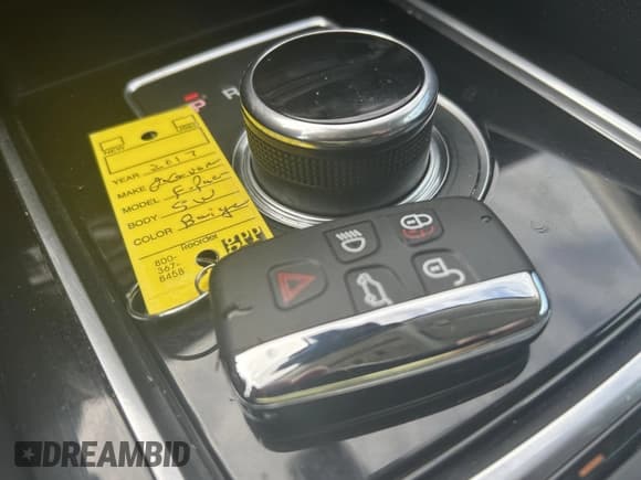 ✅ 2017 Jaguar F-Pace 20d R-Sport • VIN: SADCL2BN8HA088749 • Лот: 43413401. Опубликован ранее на IAAI с пробегом 121 127 миль. Бесплатный доступ к архиву аукционных продаж из США и подробный отчёт об истории автомобиля на DreamBid. Изображение 11.