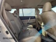 ✅ 2013 Toyota Highlander SE • VIN: 5TDZK3EH7DS094463 • Лот: 82536645. Опубликован ранее на Copart с пробегом 70 272 миль. Бесплатный доступ к архиву аукционных продаж из США и подробный отчёт об истории автомобиля на DreamBid. Изображение 11.