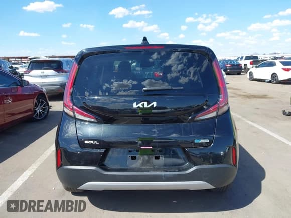 ✅ 2024 Kia Soul EX • VIN: KNDJ33AU6R7918810 • Lot: 43185442. Wystawiony na IAAI z przebiegiem 21 437 mil. Bezpłatny archiwum sprzedaży aukcyjnych z USA i szczegółowy raport historii pojazdu na DreamBid. Zdjęcie 16.