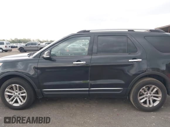 ✅ 2014 Ford Explorer XLT • VIN: 1FM5K8D8XEGC21422 • Lot: 42143320. Wystawiony na IAAI z przebiegiem 500 465 mil. Bezpłatny archiwum sprzedaży aukcyjnych z USA i szczegółowy raport historii pojazdu na DreamBid. Zdjęcie 14.