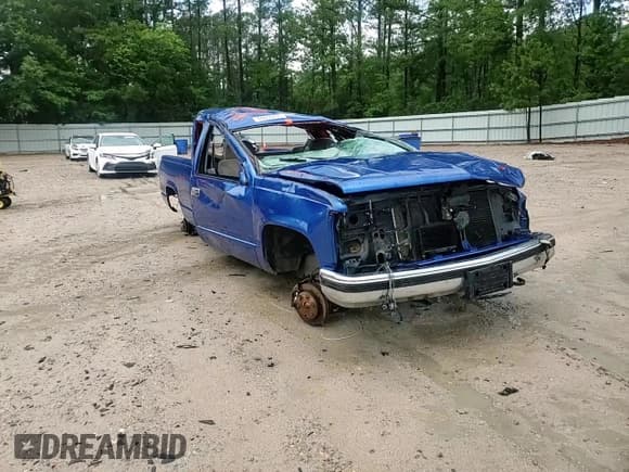 ✅ 1998 GMC Sierra 1500 • VIN: 1GTEK19R7WR506050 • Лот: 60539235. Опубликован ранее на Copart с пробегом Не указан. Бесплатный доступ к архиву аукционных продаж из США и подробный отчёт об истории автомобиля на DreamBid. Изображение 13.