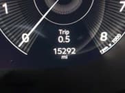 ✅ 2022 Bentley Bentayga V8 • VIN: SJAAM2ZV1NC013849 • Лот: 42176939. Опубликован ранее на IAAI с пробегом 15 292 миль. Бесплатный доступ к архиву аукционных продаж из США и подробный отчёт об истории автомобиля на DreamBid. Изображение 16.