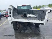 ✅ 2018 Chevrolet Silverado 2500HD Work Truck • VIN: 1GC2CUEG6JZ186007 • Lot: 42403135. Wystawiony na IAAI z przebiegiem 261 922 mil. Bezpłatny archiwum sprzedaży aukcyjnych z USA i szczegółowy raport historii pojazdu na DreamBid. Zdjęcie 18.