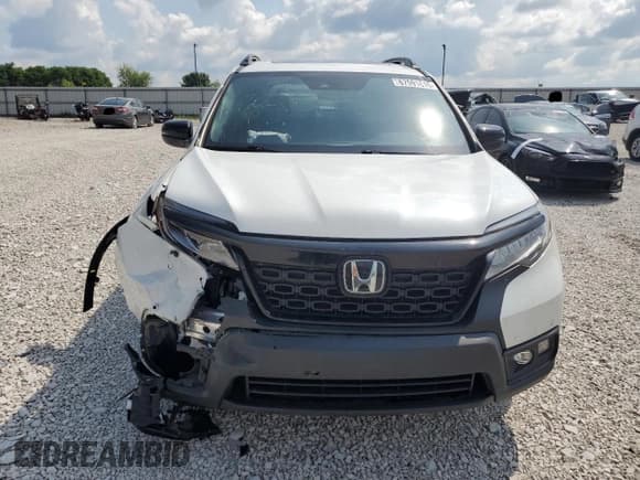 ✅ 2021 Honda Passport Touring • VIN: 5FNYF8H9XMB041083 • Lot: 67591615. Listed on Copart with 54,750 mi. Free auction sales archive from the USA and detailed vehicle history report at DreamBid. Image 5.