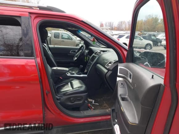 ✅ 2012 Ford Explorer XLT • VIN: 1FMHK8D80CGA93346 • Lot: 43627837. Wystawiony na IAAI z przebiegiem 228 702 mil. Bezpłatny archiwum sprzedaży aukcyjnych z USA i szczegółowy raport historii pojazdu na DreamBid. Zdjęcie 5.