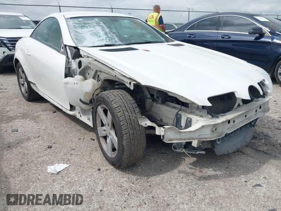 ✅ 2008 Mercedes-Benz SLK 280 • VIN: WDBWK54F18F174473 • Лот: 42123501. Опубликован ранее на IAAI с пробегом 102 143 миль. Бесплатный доступ к архиву аукционных продаж из США и подробный отчёт об истории автомобиля на DreamBid. Изображение 17.