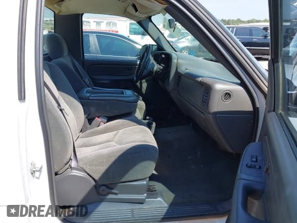 ✅ 2004 Chevrolet Silverado 1500 LS • VIN: 1GCEC14T74E402615 • Лот: 43250842. Опубликован ранее на IAAI с пробегом 232 334 миль. Бесплатный доступ к архиву аукционных продаж из США и подробный отчёт об истории автомобиля на DreamBid. Изображение 5.