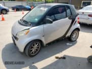 ✅ 2009 Smart fortwo Pure • VIN: WMEEJ31X39K315300 • Lot: 81029255. Wystawiony na Copart z przebiegiem 236 780 mil. Bezpłatny archiwum sprzedaży aukcyjnych z USA i szczegółowy raport historii pojazdu na DreamBid. Zdjęcie 1.