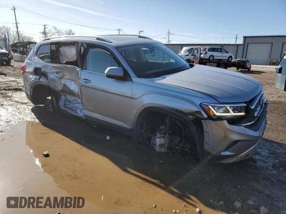 ✅ 2023 Volkswagen Atlas SEL • VIN: 1V2BR2CA0PC513545 • Lot: 92368355. Listed on Copart with 44,475 mi. Free auction sales archive from the USA and detailed vehicle history report at DreamBid. Image 4.