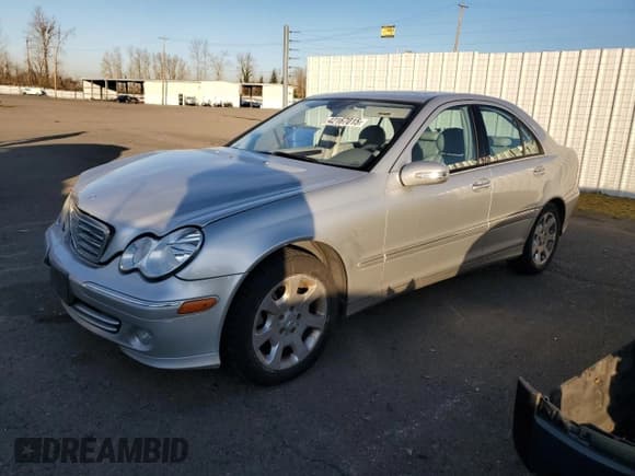 ✅ 2005 Mercedes-Benz C 240 • VIN: WDBRF81J35F674190 • Lot: 42167015. Wystawiony na Copart z przebiegiem 157 003 mil. Bezpłatny archiwum sprzedaży aukcyjnych z USA i szczegółowy raport historii pojazdu na DreamBid. Zdjęcie 1.