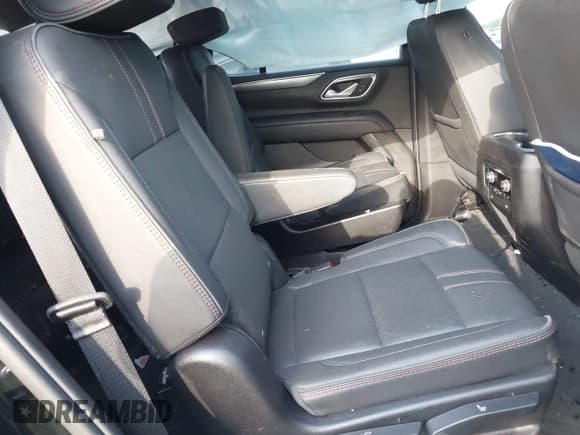 ✅ 2024 Chevrolet Tahoe RST • VIN: 1GNSCRKDXRR145972 • Lot: 42216403. Wystawiony na IAAI z przebiegiem 30 952 mil. Bezpłatny archiwum sprzedaży aukcyjnych z USA i szczegółowy raport historii pojazdu na DreamBid. Zdjęcie 8.