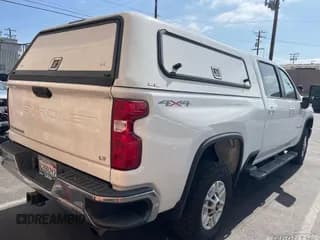 ✅ 2020 Chevrolet Silverado 2500HD LT • VIN: 1GC1YNE71LF199190 • Lot: 42658880. Wystawiony na IAAI z przebiegiem 59 914 mil. Bezpłatny archiwum sprzedaży aukcyjnych z USA i szczegółowy raport historii pojazdu na DreamBid. Zdjęcie 1.