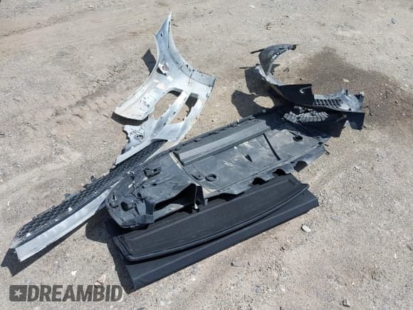 ✅ 2018 Jaguar F-Pace 30t Premium • VIN: SADCJ2GX0JA294413 • Lot: 42299572. Listed on IAAI with 143,615 mi. Free auction sales archive from the USA and detailed vehicle history report at DreamBid. Image 11.