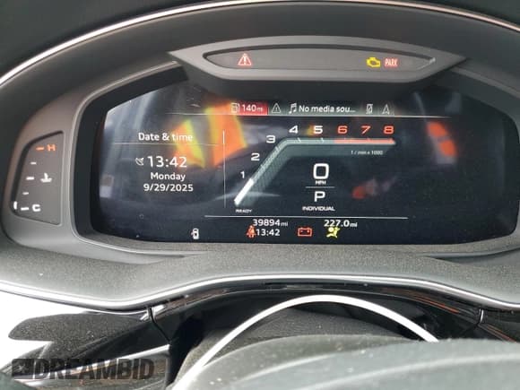 ✅ 2022 Audi Q7 Premium Plus • VIN: WA1LXBF75ND013894 • Lot: 81803155. Listed on Copart with 39,894 mi. Free auction sales archive from the USA and detailed vehicle history report at DreamBid. Image 9.