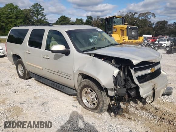 ✅ 2009 Chevrolet Suburban 2LT • VIN: 1GNGC56K99R109889 • Lot: 90428285. Wystawiony na Copart z przebiegiem 389 855 mil. Bezpłatny archiwum sprzedaży aukcyjnych z USA i szczegółowy raport historii pojazdu na DreamBid. Zdjęcie 4.