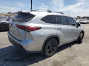 ✅ 2022 Toyota Highlander LE • VIN: 5TDZZRAH9NS125248 • Lot: 70762205. Listed on Copart with 40,494 mi. Free auction sales archive from the USA and detailed vehicle history report at DreamBid. Image 3.