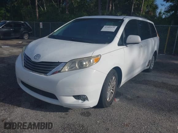 ✅ 2012 Toyota Sienna XLE AAS • VIN: 5TDYK3DC4CS186081 • Lot: 42481131. Wystawiony na IAAI z przebiegiem 187 849 mil. Bezpłatny archiwum sprzedaży aukcyjnych z USA i szczegółowy raport historii pojazdu na DreamBid. Zdjęcie 2.