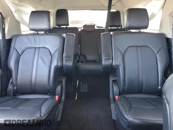 ✅ 2020 Ford Expedition Max Platinum • VIN: 1FMJK1MT2LEA15563 • Lot: 57692495. Wystawiony na Copart z przebiegiem 72 035 mil. Bezpłatny archiwum sprzedaży aukcyjnych z USA i szczegółowy raport historii pojazdu na DreamBid. Zdjęcie 10.