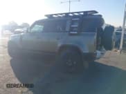 ✅ 2024 Land Rover Defender S • VIN: SALEJ7EX2R2286347 • Lot: 40679843. Wystawiony na IAAI z przebiegiem 7 669 mil. Bezpłatny archiwum sprzedaży aukcyjnych z USA i szczegółowy raport historii pojazdu na DreamBid. Zdjęcie 3.