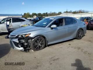 2021 Toyota Camry SE с VIN 4T1G11AK5MU462355, выставлен на аукционе Copart как лот 82512355 с пробегом 45 085 миль миль и Списание • Salvage title. История ставок и продаж доступна на DreamBid. Изображение 1.