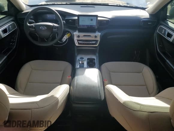 ✅ 2022 Ford Explorer • VIN: 1FMSK7BH5NGB46595 • Lot: 84799944. Wystawiony na Copart z przebiegiem 37 326 mil. Bezpłatny archiwum sprzedaży aukcyjnych z USA i szczegółowy raport historii pojazdu na DreamBid. Zdjęcie 8.