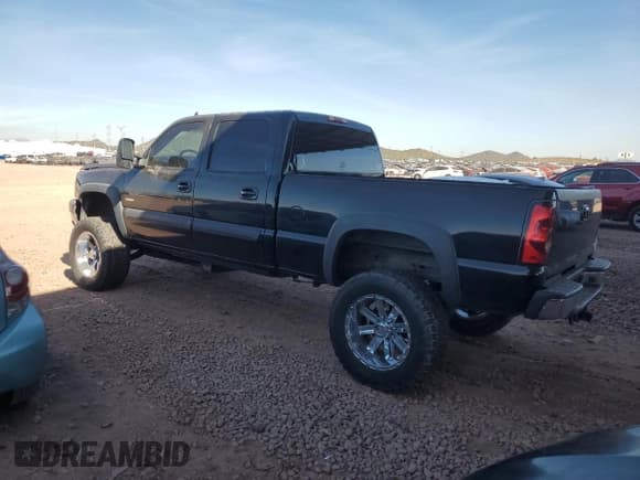 ✅ 2006 Chevrolet Silverado 2500HD LT3 • VIN: 1GCHK23D86F250230 • Лот: 91132345. Опубликован ранее на Copart с пробегом 219 822 миль. Бесплатный доступ к архиву аукционных продаж из США и подробный отчёт об истории автомобиля на DreamBid. Изображение 2.