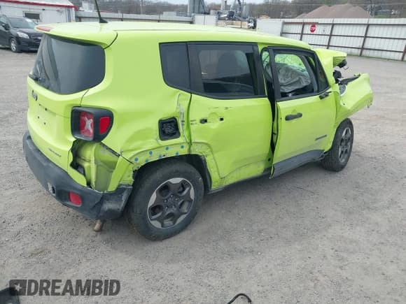 ✅ 2017 Jeep Renegade Sport • VIN: ZACCJAAH6HPG09555 • Lot: 41933847. Wystawiony na IAAI z przebiegiem 100 332 mil. Bezpłatny archiwum sprzedaży aukcyjnych z USA i szczegółowy raport historii pojazdu na DreamBid. Zdjęcie 4.