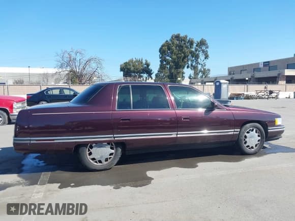 ✅ 1995 Cadillac Concours • VIN: 1G6KF52Y7SU257016 • Лот: 41626916. Опубликован ранее на IAAI с пробегом 105 351 миль. Бесплатный доступ к архиву аукционных продаж из США и подробный отчёт об истории автомобиля на DreamBid. Изображение 13.