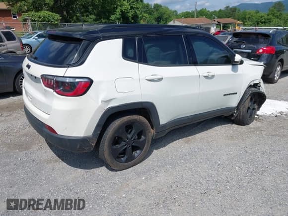 ✅ 2021 Jeep Compass Latitude • VIN: 3C4NJDBB7MT586620 • Lot: 42419068. Listed on IAAI with 61,094 mi. Free auction sales archive from the USA and detailed vehicle history report at DreamBid. Image 4.